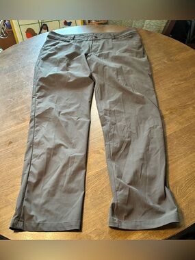 Lululemon ABC Relaxed Fit Pants Utilitech Size 40x32 Dark Gray
